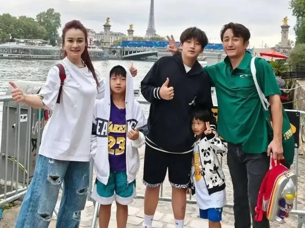 Zou Shiming's Family