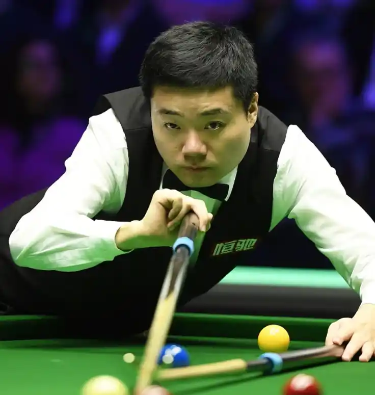 Ding Junhui Competes on the Snooker Circuit