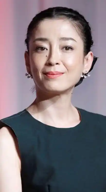 53岁宫泽理惠逆袭成影后