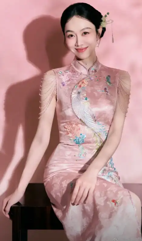 姜妍美得像一幅油画