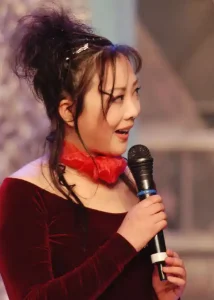 演孙二娘的梁丽曾被通缉 凭啥逆袭成大学教授