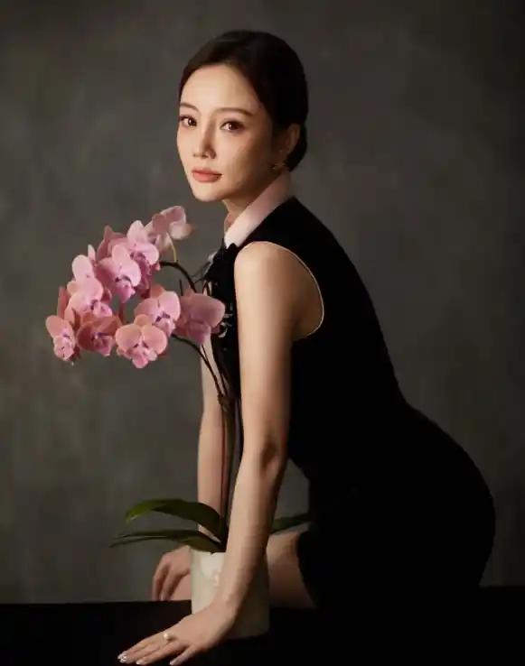 李小璐甜馨舆论庇护考量