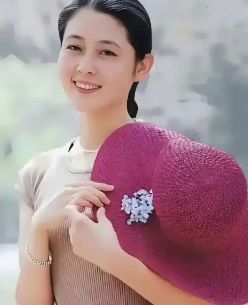 比陈红还美的老牌女星倪萍