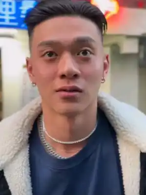 陈宝莲遗孤邱煌祎