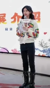 What's the Story Behind the Identity of Feng Xiaogang's Adopted Daughter Xu Duo's Biological Parents?