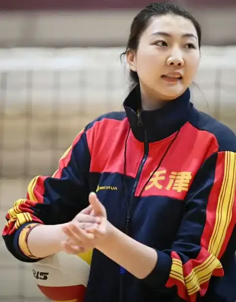 袁心玥退役扎根校园执教