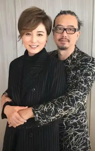 模范夫妻的张延与张锦程