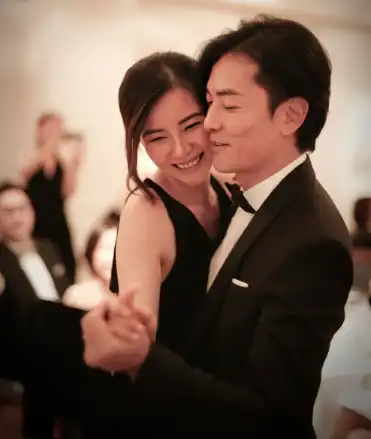 郑伊健与老婆蒙嘉慧