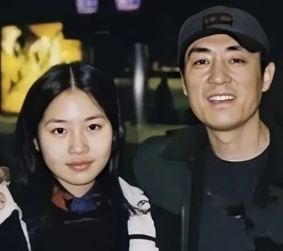张艺谋极少公开露面的大女儿张末