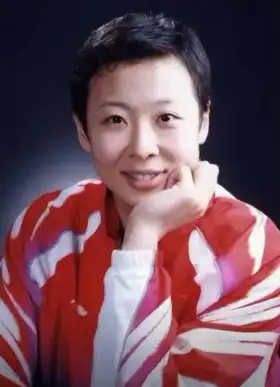 冯坤带队泰国女排击败日本