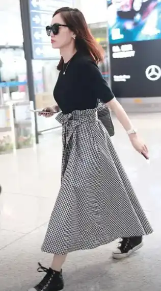 Ma Rong works as a stocker at a supermarket