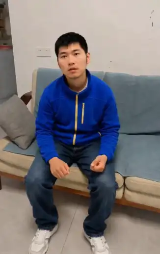 牛来导演信雨萌