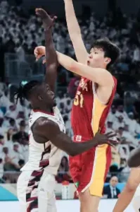 杨瀚森压哨绝杀黎巴嫩，中国男篮基本确认世界杯席位
