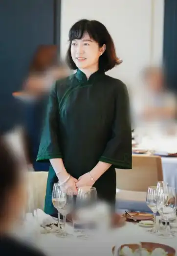Weng fan's first public appearance