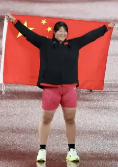 严子怡亚运标枪夺金