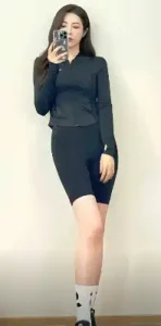 49-Y-O Zeng Li Criticized for Yoga Pants on Morning Run — Just Sweatpants, Who Cares?