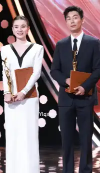 Zhu Yawen and Song Jia at the Golden Eagle Awards Ceremony